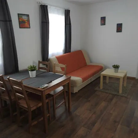 Akali Studio Балатонакали