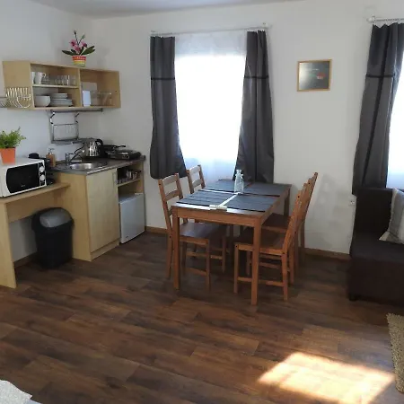 Akali Studio Apartman