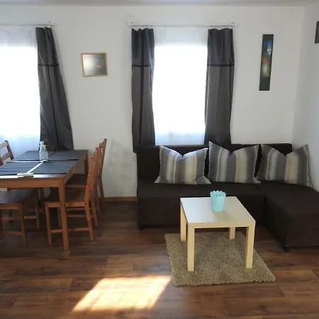 Akali Studio Балатонакали