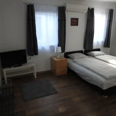 Akali Studio Балатонакали