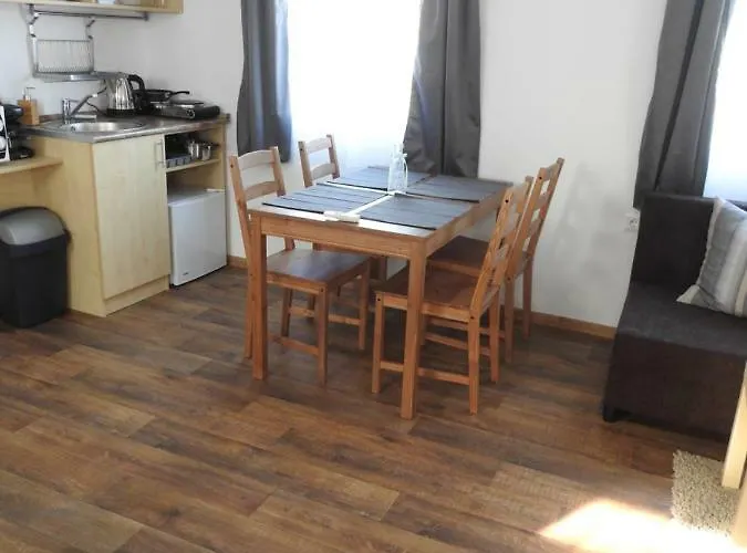 Akali Studio * Balatonakali