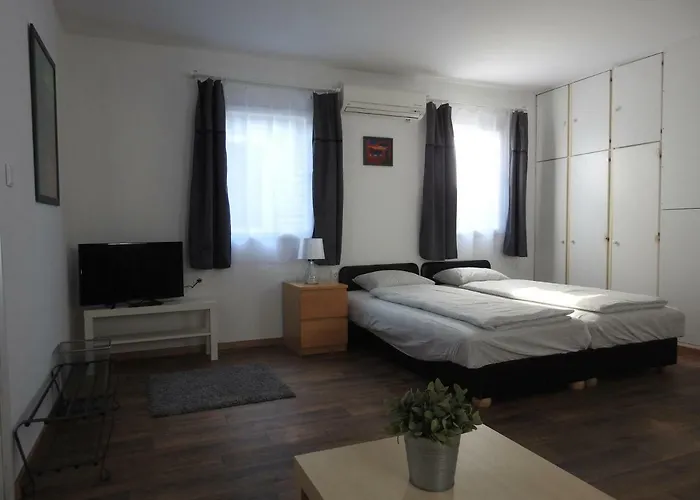 Akali Studio Balatonakali