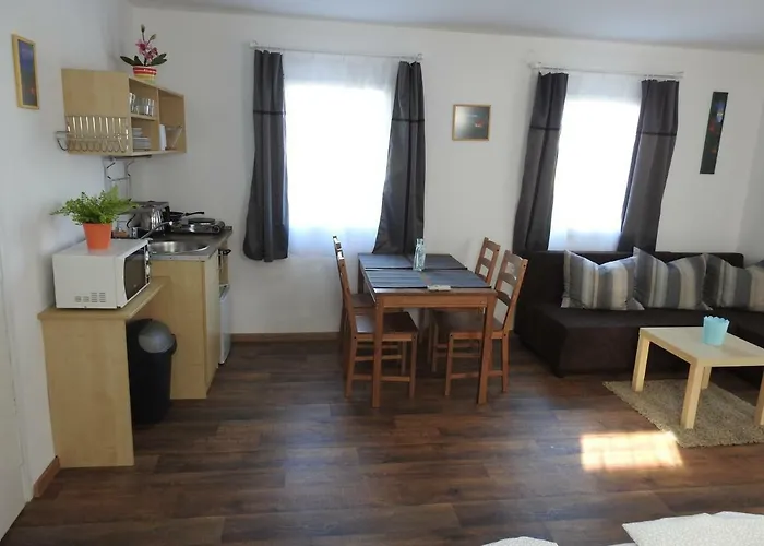 Akali Studio * Balatonakali