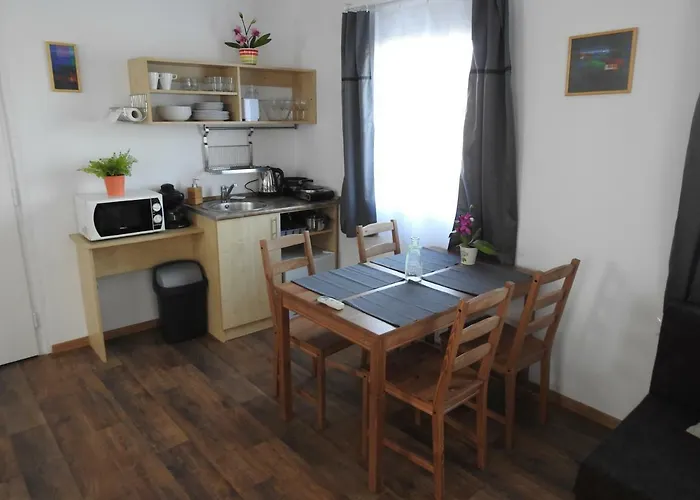 Akali Studio * Balatonakali