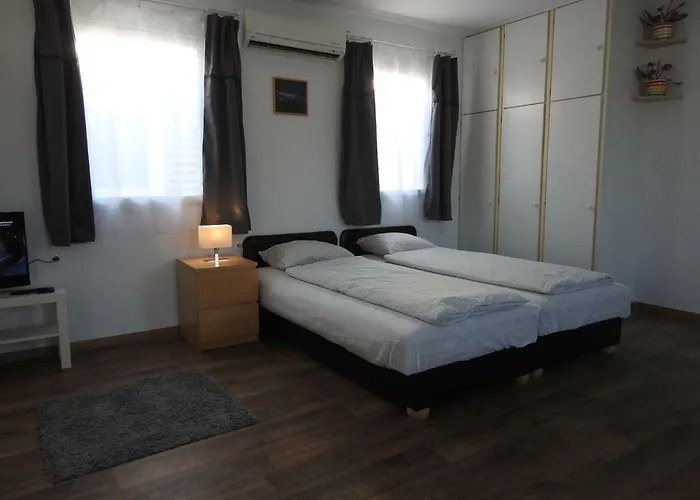 Akali Studio * Balatonakali